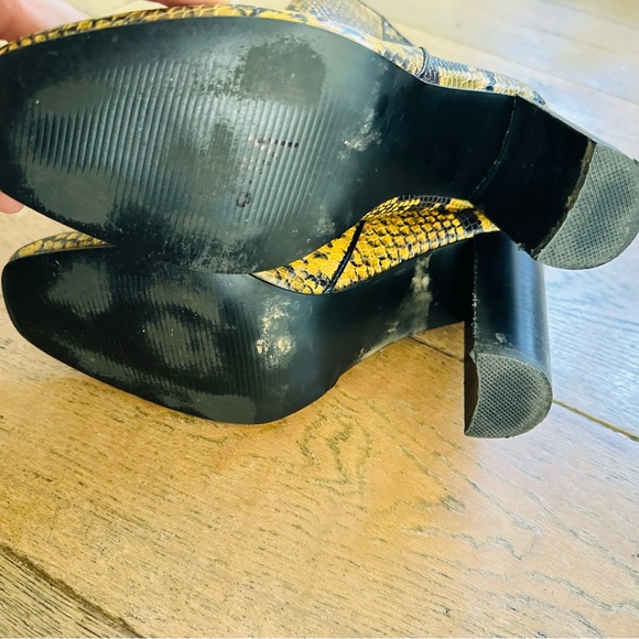 AQUA Womens Yellow Snake Print Soren Round Toe Block Heel Leather Booties 9.5 - Picture 7 of 8